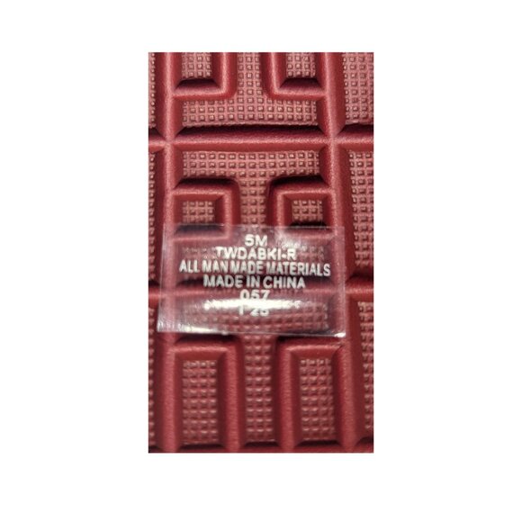 Tommy Hilfiger Red Polka Dot Flip Flops Size 5M NWT Logo Strap Sandals - Picture 5 of 5